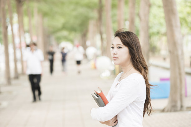 亚洲女大学生图片下载