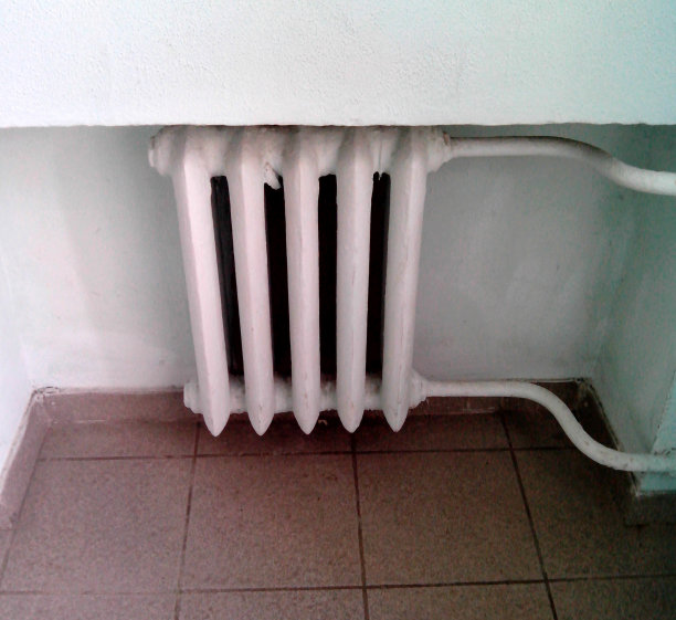 生铁的电池。图片下载