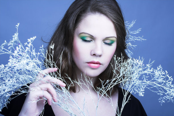 年轻的女人图片下载