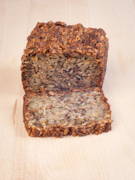 不含面粉和酵母的杂粮面包图片下载