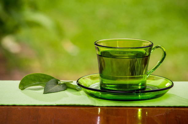 茶杯和新鲜柠檬，特写照片图片下载