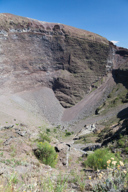欧洲著名的休眠火山维苏威火山的主火山口图片下载