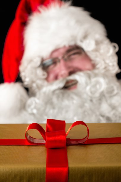 圣诞老人赠送礼物的照片2图片下载
