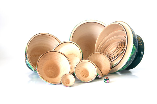 俄罗斯嵌套娃娃家庭半开图片下载