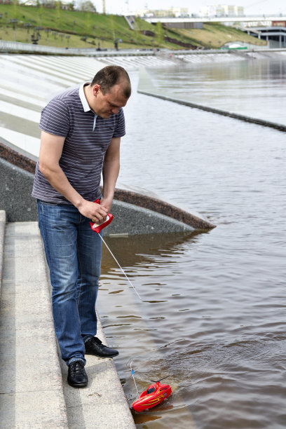 父亲走的船图片下载
