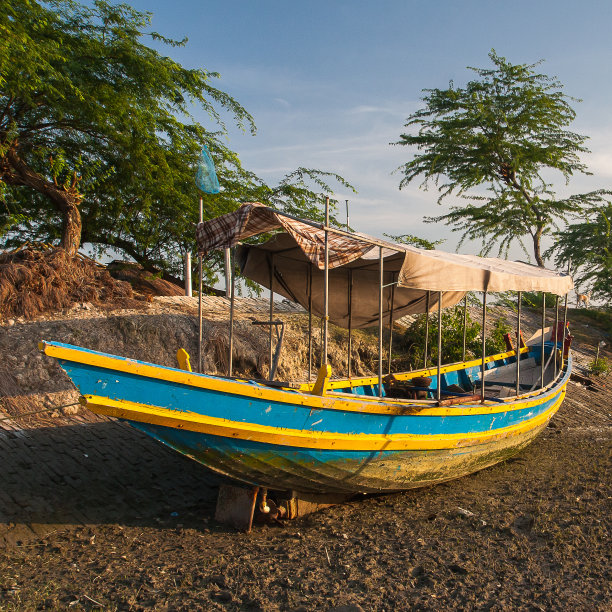 船搁浅图片下载