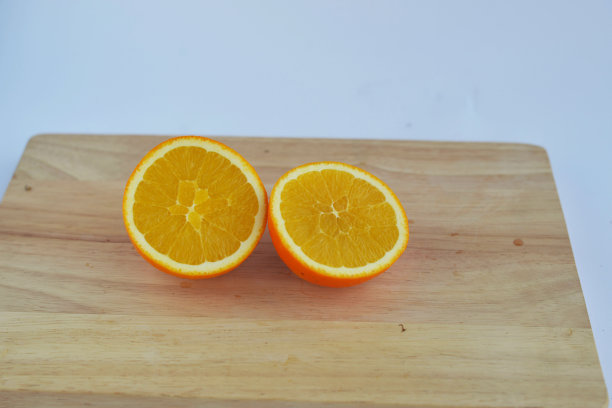 橙子，两份切好的橙子图片下载