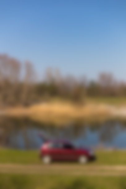 春天在河边休息图片下载