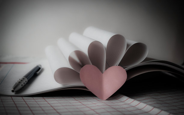 等待被书写的爱情故事图片下载