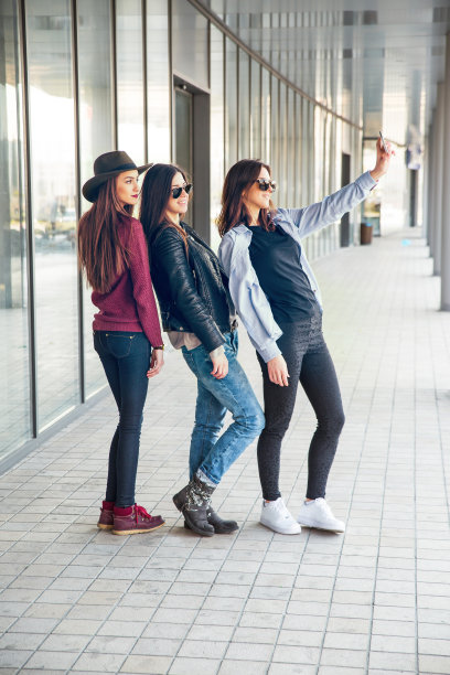 女孩们自拍图片下载