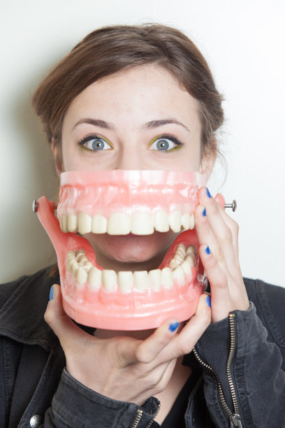 女人假牙图片下载