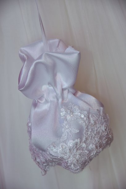 白色婚礼包图片下载