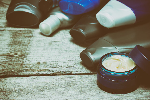 复古风格的男士背景化妆品图片下载