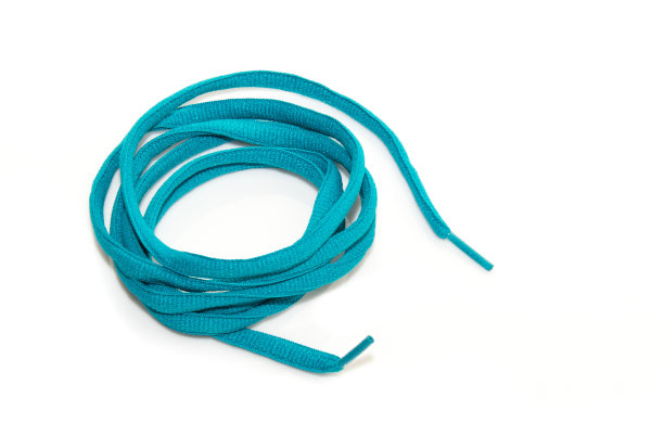 蓝色的鞋带孤立在白色的上面图片下载