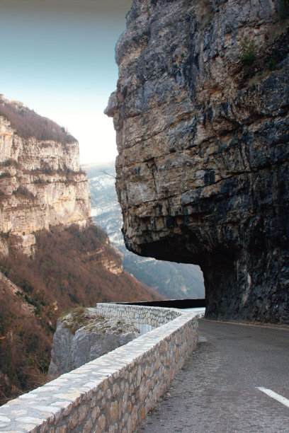 山里的公路图片下载