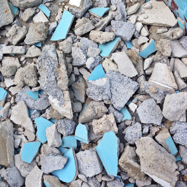 大桩破坏的水泥混凝土墙图片下载