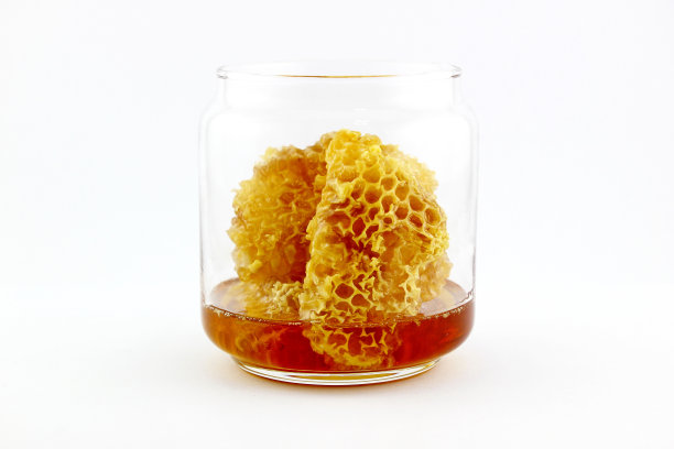 带蜂窝的新鲜蜂蜜图片下载