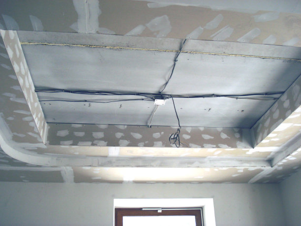 完成公寓里的工作图片下载