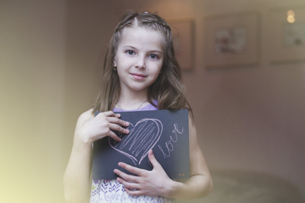 那个女孩是典型的孩子图片下载