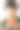 小男孩在吃纸杯蛋糕图片下载