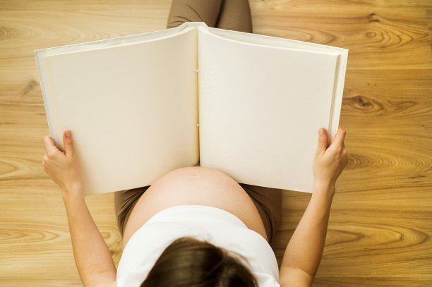 孕妇带书图片下载