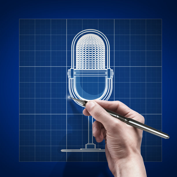 男手用笔画蓝图。设计蓝图的工程师图片下载