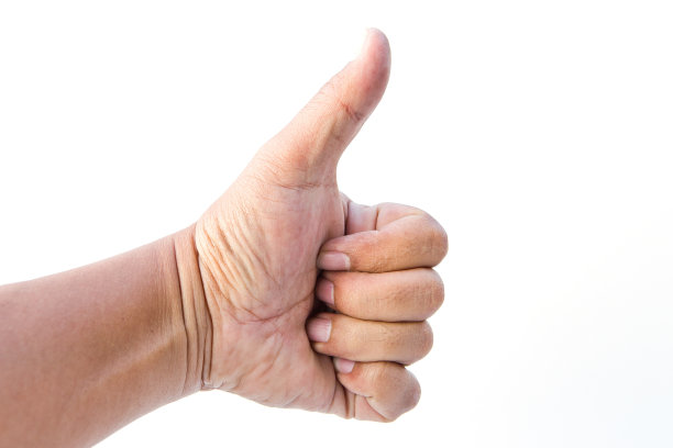 男人的手握着一个拇指图片下载