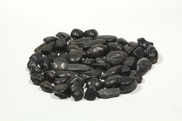 黑色的石头图片下载