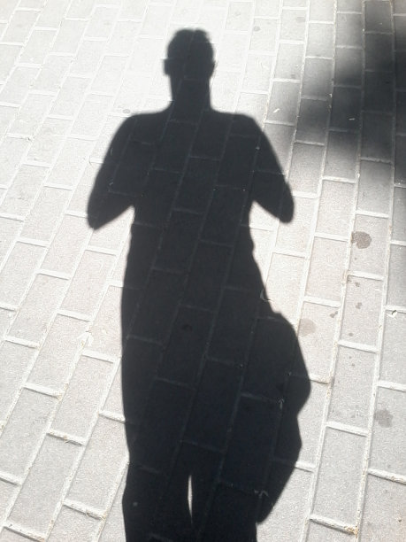 黑色的影子图片下载