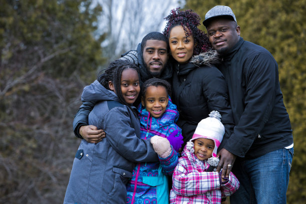 冬季休闲家庭图片下载