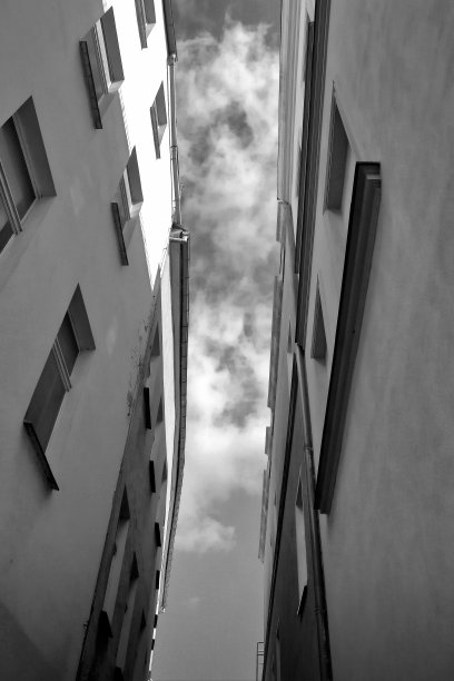 勃兰登堡狭窄的街道图片下载