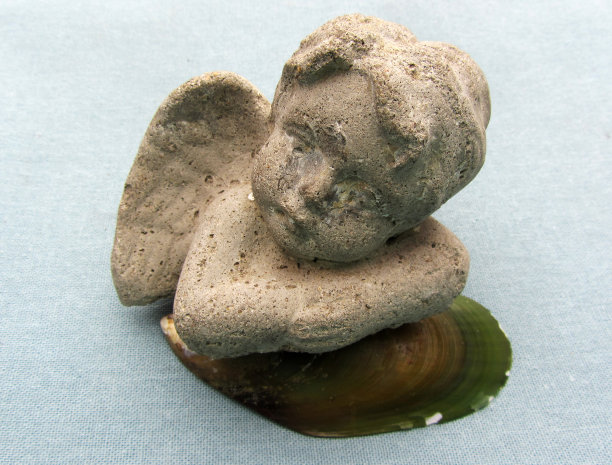 天使的小雕像图片下载