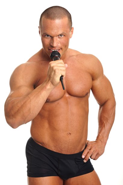 和肌肉男唱卡拉ok图片下载