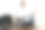 女商人在办公室里使用打印机图片下载