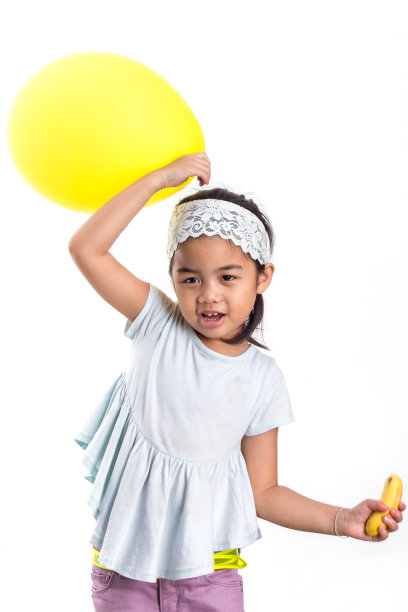 女孩手里拿着香蕉图片下载