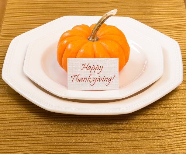 秋季感恩节晚餐餐桌摆设图片下载