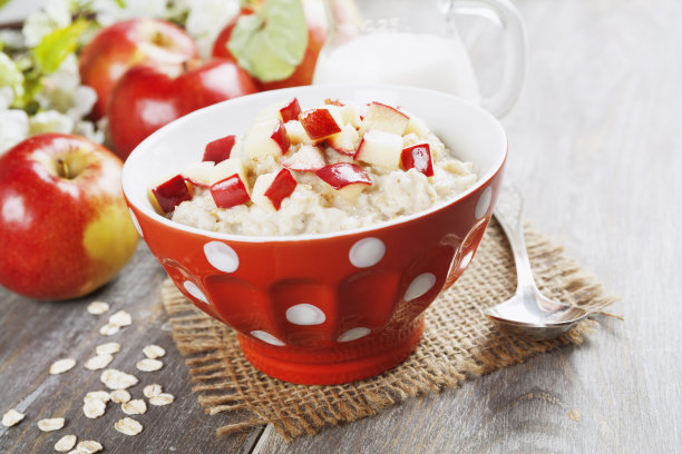 燕麦片配焦糖苹果素材图片