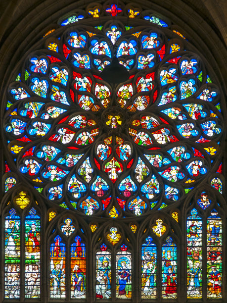 法国里昂大教堂的彩色玻璃图片下载
