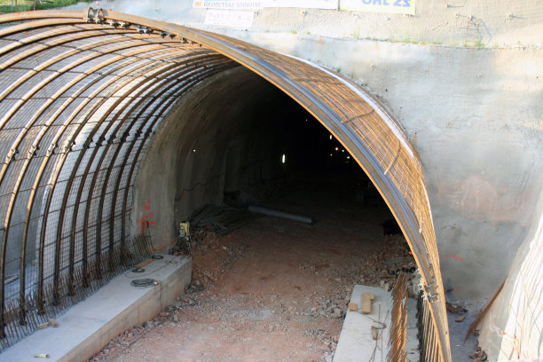 隧道的建造图片下载