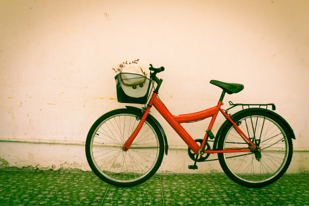 红色的自行车图片下载