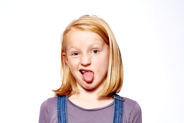 女孩让愁眉苦脸图片下载