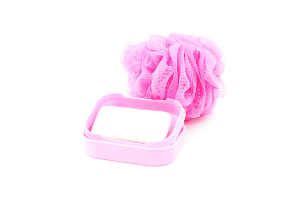 粉色肥皂盒，带肥皂和淋浴器图片下载