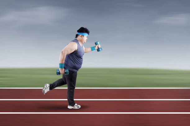 在1号轨道上跑步的胖子图片下载