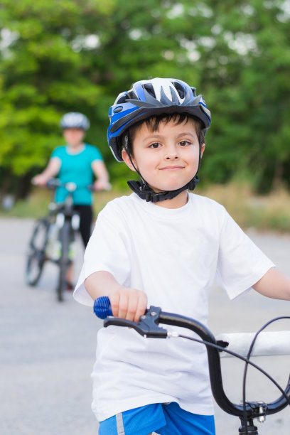 母子骑自行车图片下载