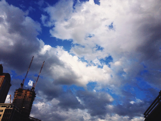 云在天空图片下载