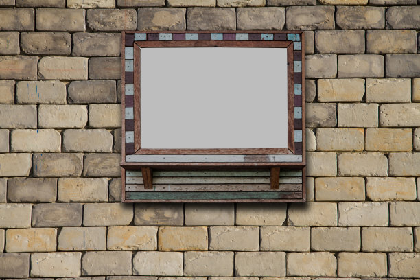 画框挂在垃圾室的墙上。图片下载