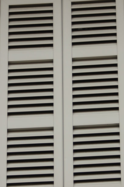 带有条纹图案的灰色百叶窗图片下载
