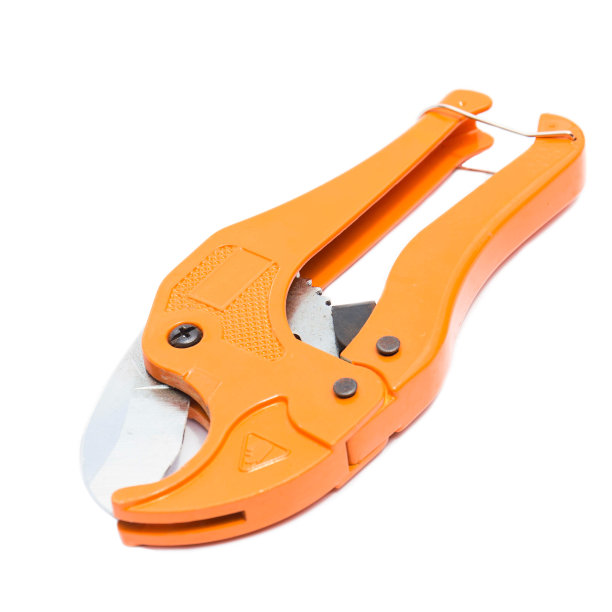 剪子切割塑料管图片下载