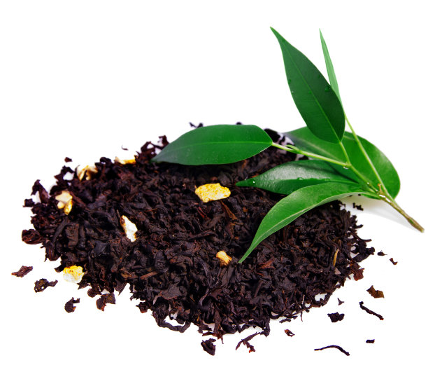 红茶，叶孤立于白茶上图片下载