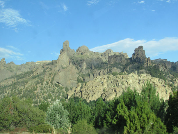 特拉福别墅-色彩对比的景观图片下载